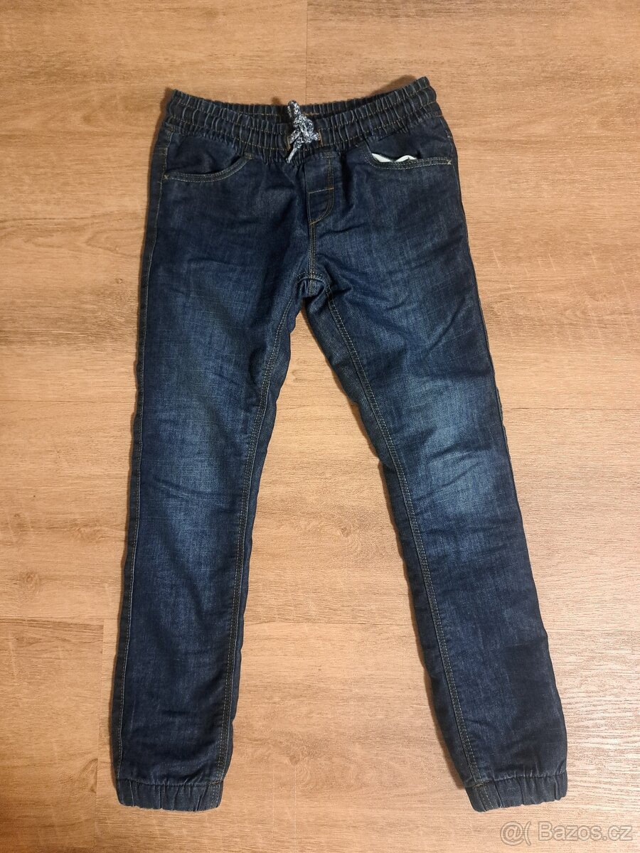 Chlapecké zateplené rifle, kalhoty zn. C&A, vel. 140 – top s