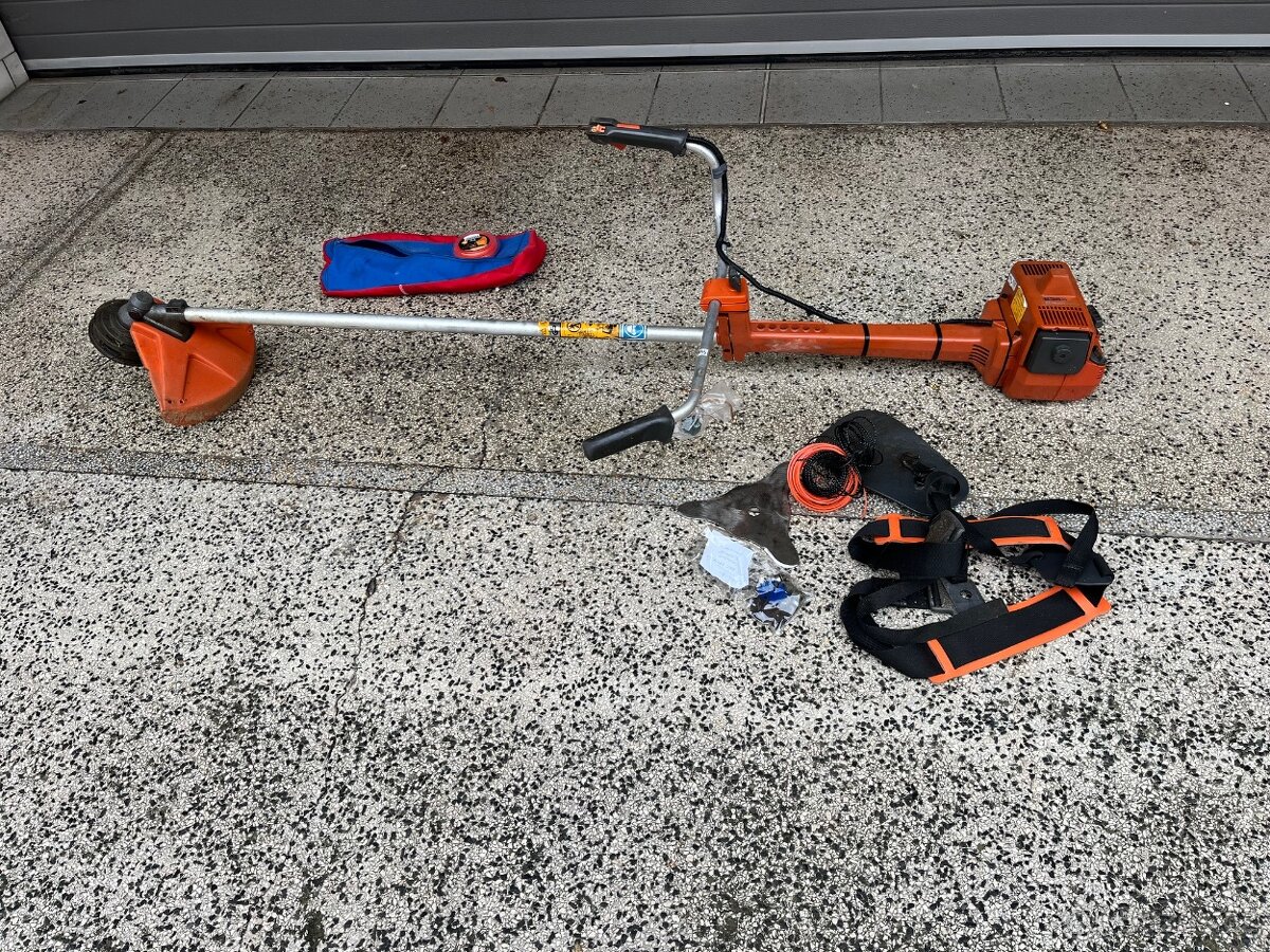 Husqvarna 235R - REZERVACE