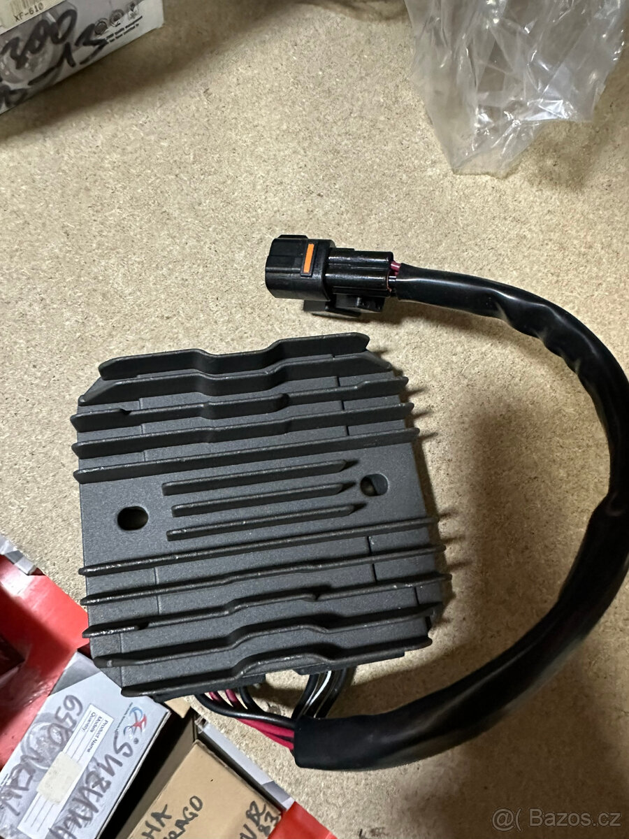 Regulátor dobíjení Suzuki GSXR 1300 Hayabusa 2008-2012
