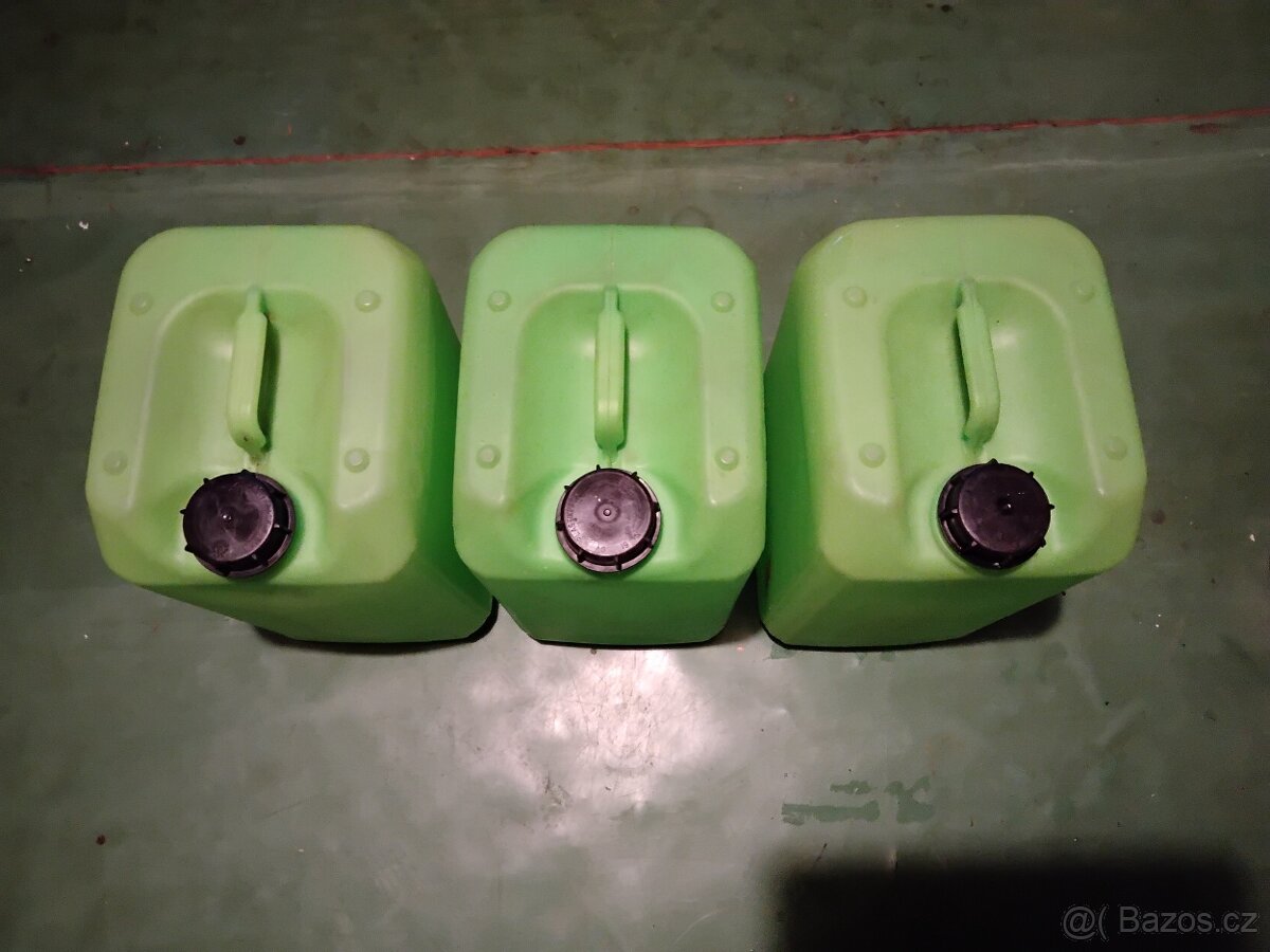 Plastový kanystr 20 l