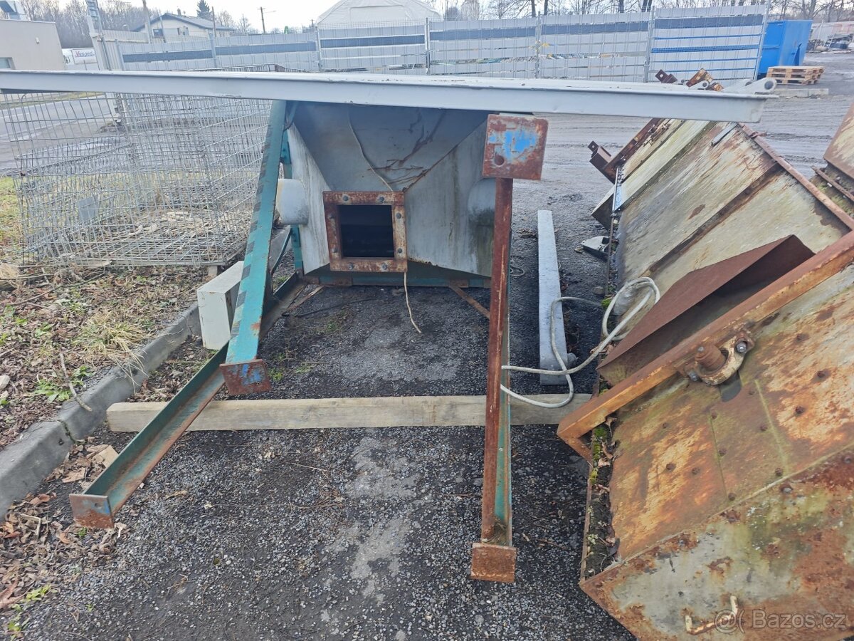 Korečkový dopravník a podavač