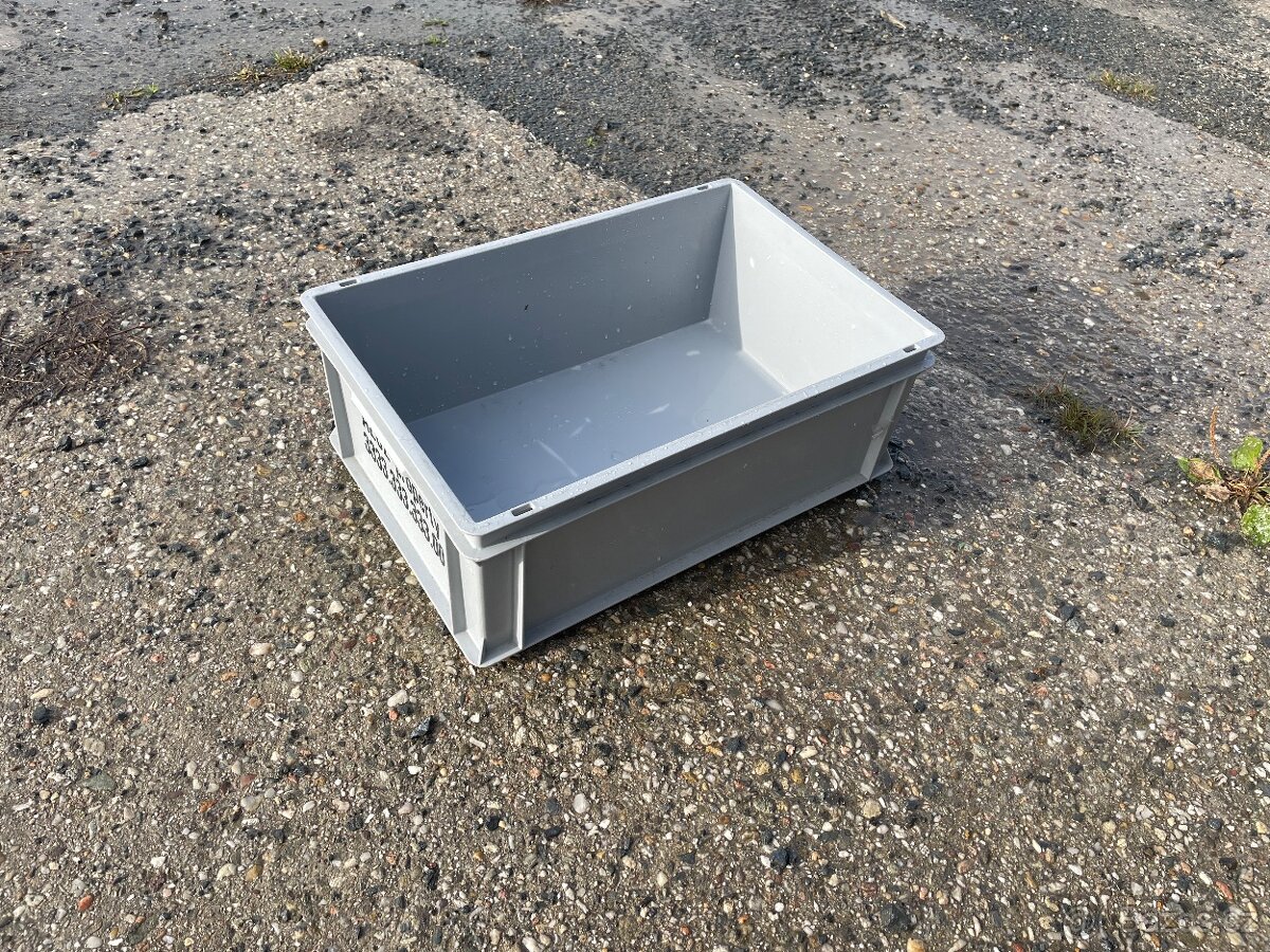 KLT přepravky (bedny)