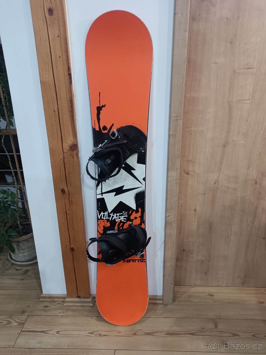 Snowboard Nitro + vázání + boty + obal