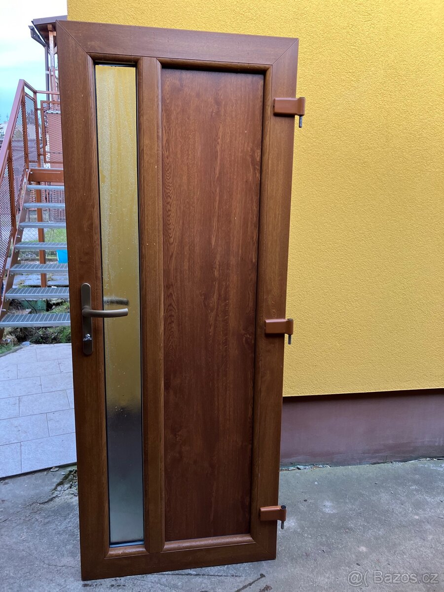 Venkovní dveře včetně rámu