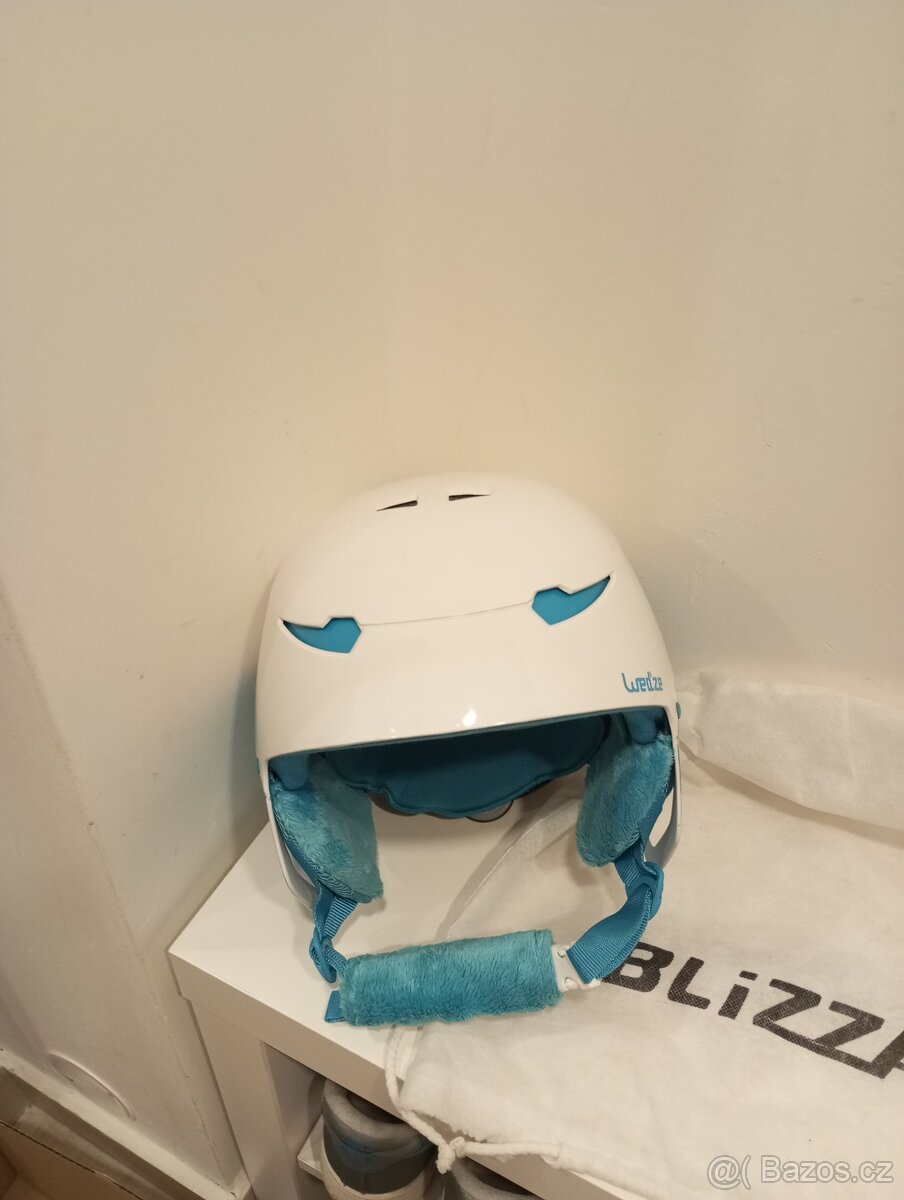 Lyžařská helma
