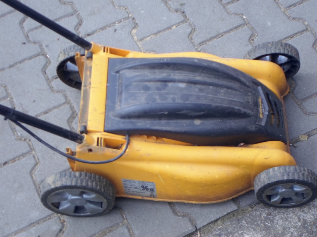 sekačka a pila