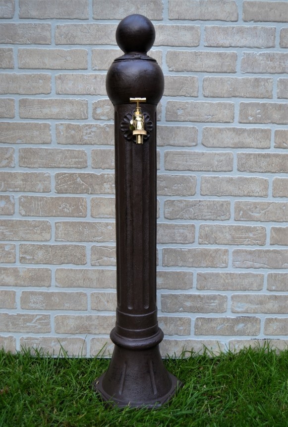 Zahradní kašna - vodovodní sloupek 96 cm -hnědý