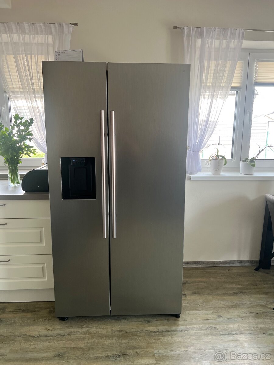 Americká lednice Samsung