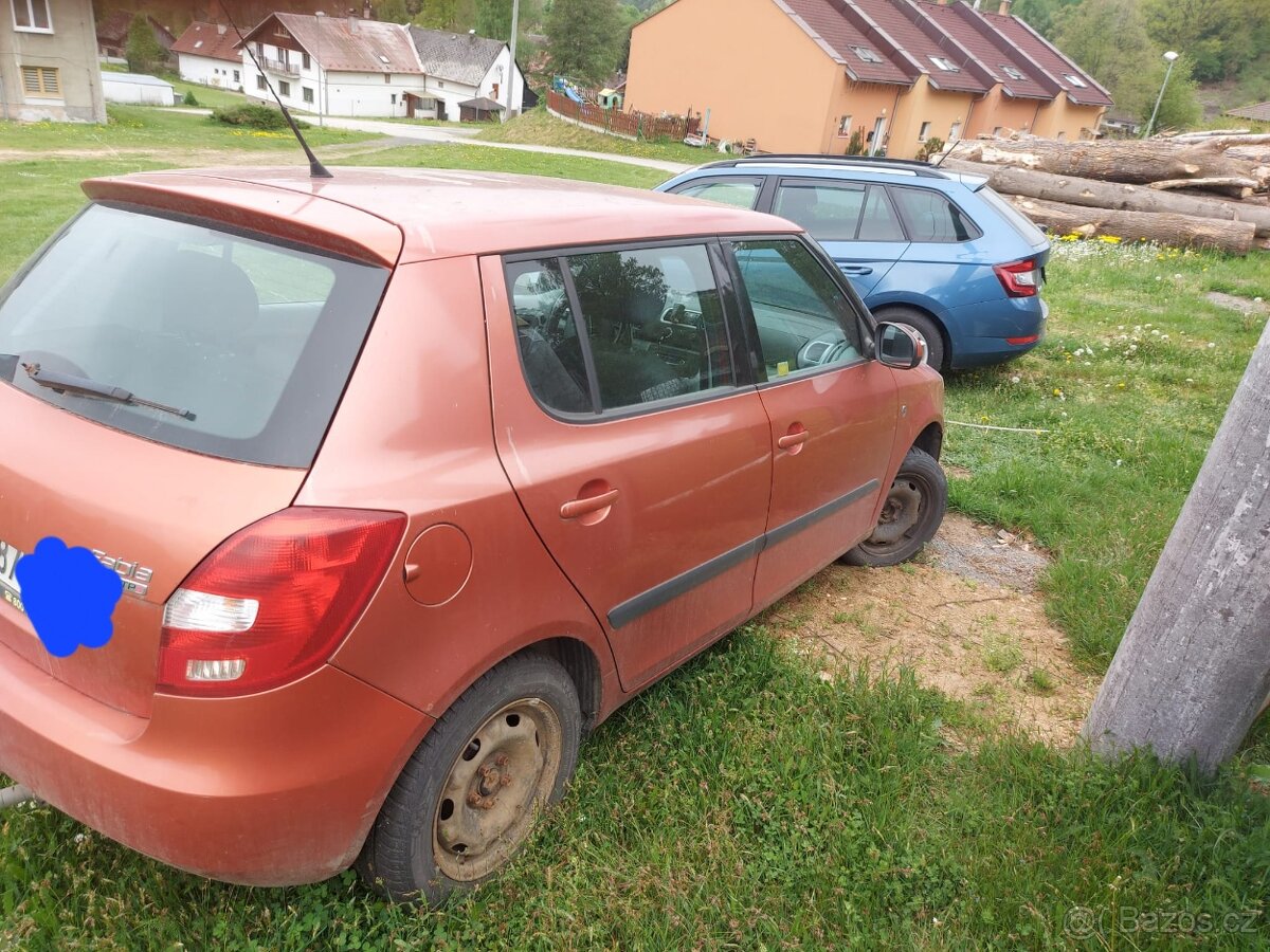 Prodám Fabii 2. Rv.2007. 1.2htp. . Padla prevodovka.