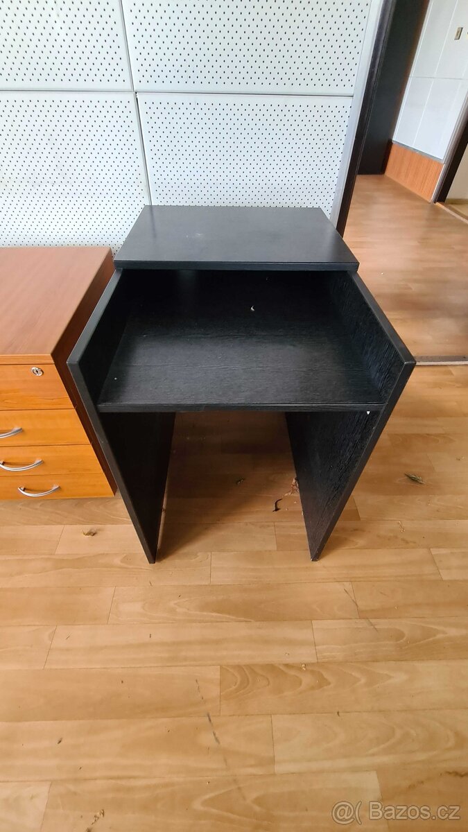 Prodám kancelářský nábytek