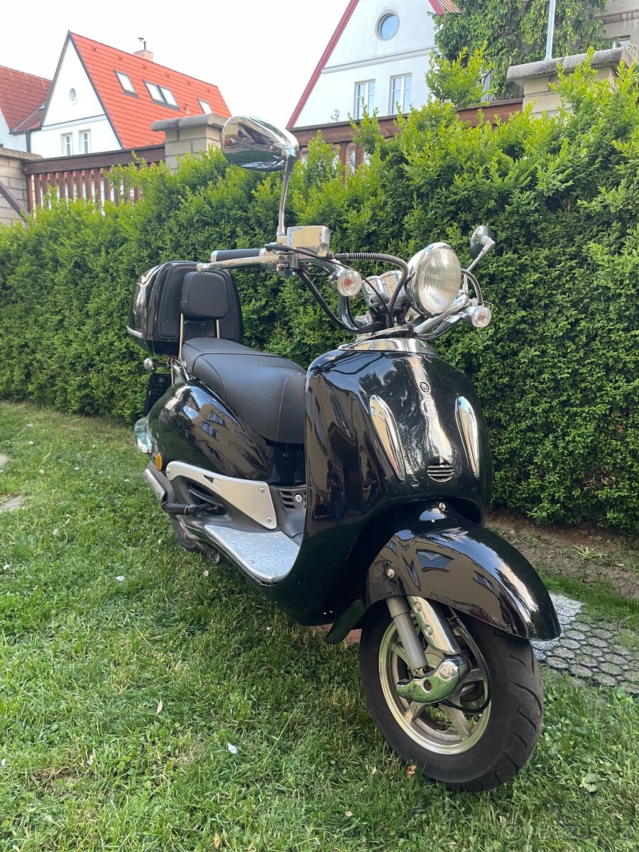 Retro Skútr 125