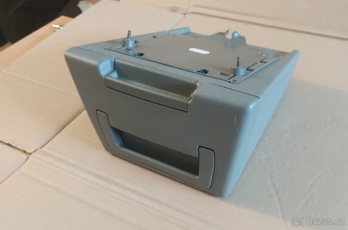 Škoda Felicia Fun Sportline Kastlík šuplík box pod radio