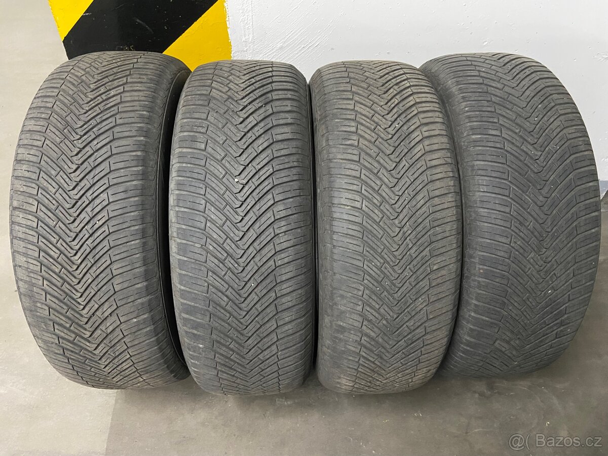 Continental Allseason Contact 235/65 R17 letni celorocni