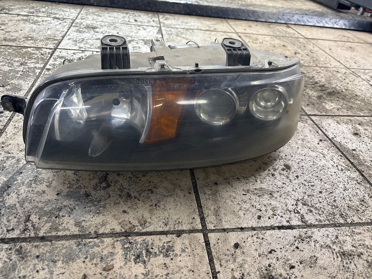 Fiat punto 2 předních světla