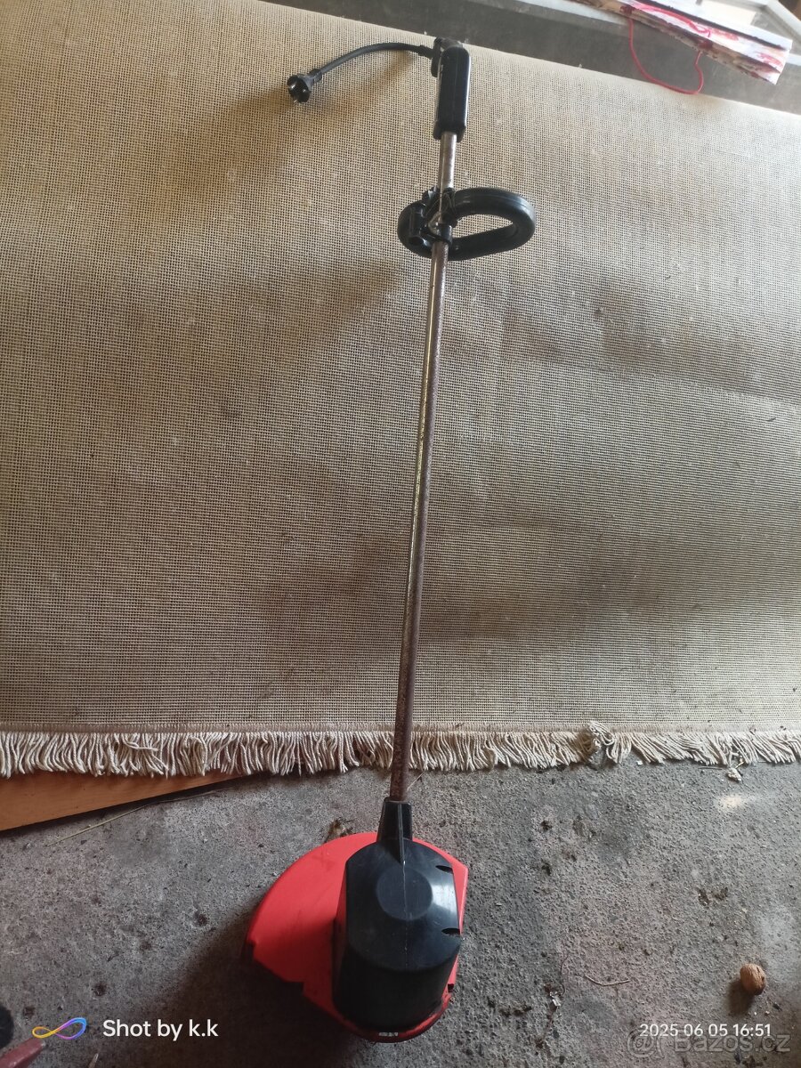 Strunová sekačka elektrická