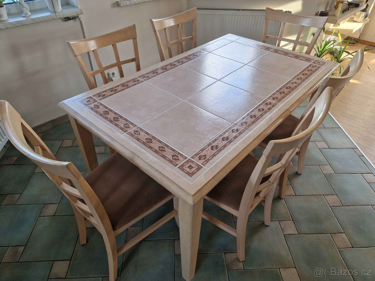 Jídelní stůl a židle