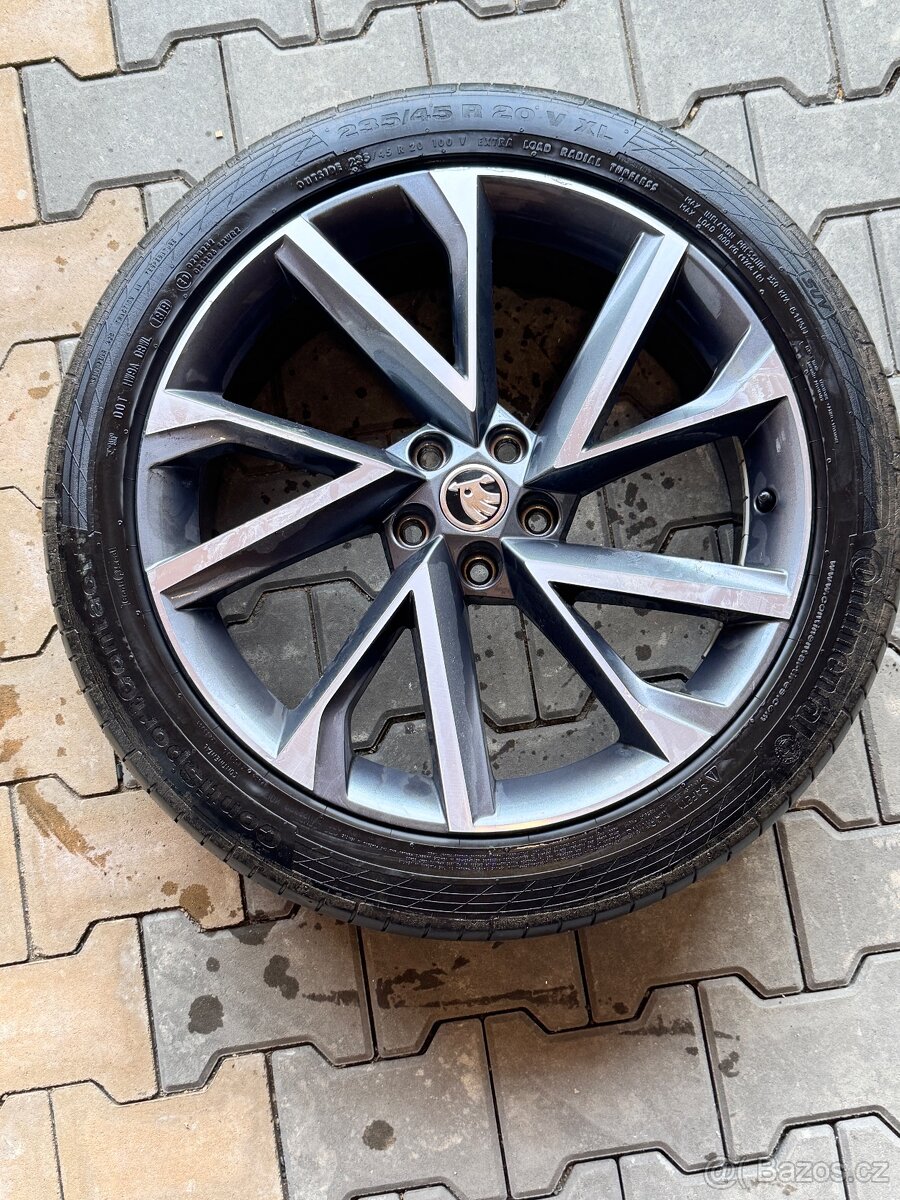 VEGA r20 originál kola Škoda