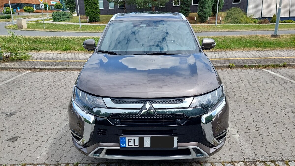 MITSUBISHI OUTLANDER 2.4 PHEV 4x4-2019-45600KM