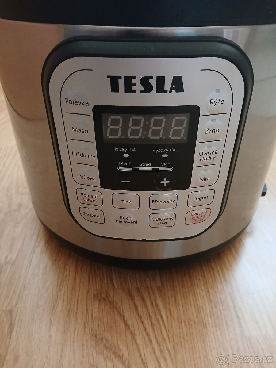 Multifunkční tlakový hrnec TESLA EliteCook K70
