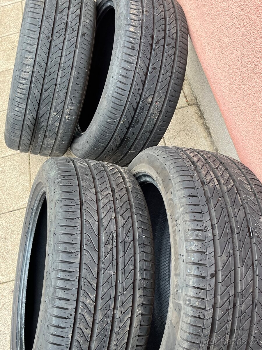 235/45 18 Continental Ultra Contact NXT