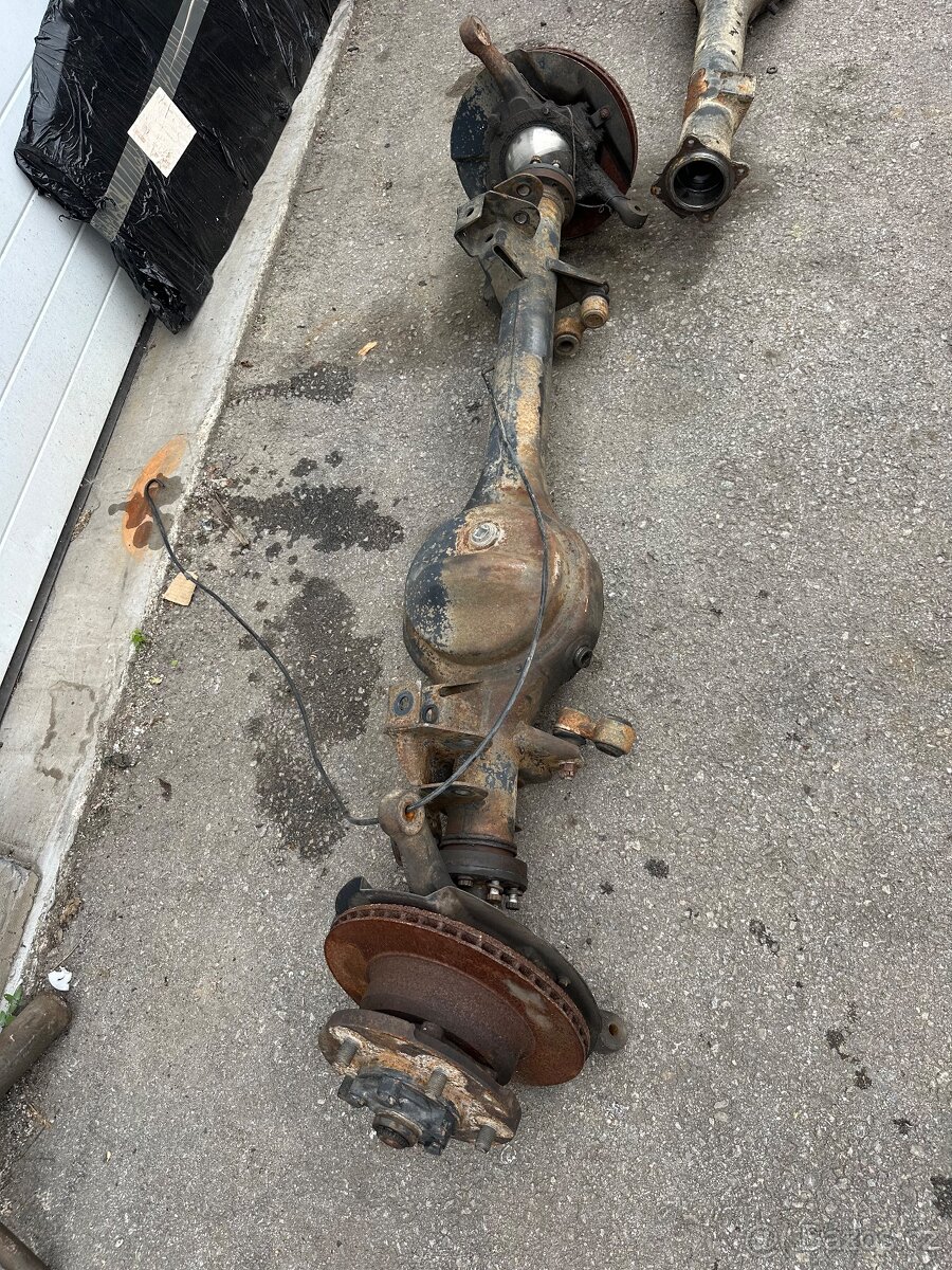 Predna naprava Land Rover Defender