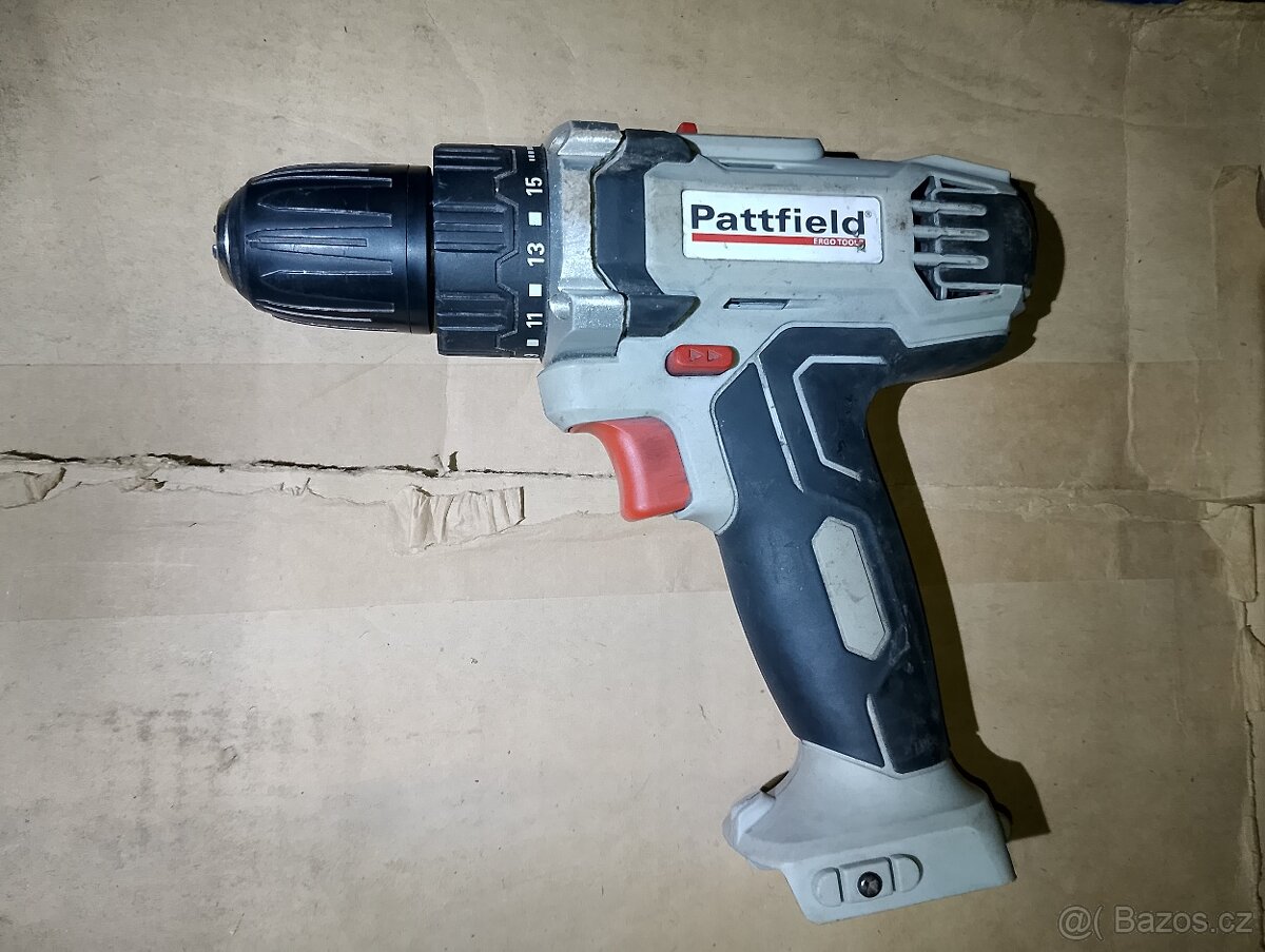 Akuvrtačka Pattfield 20V, na díly nebo opravu, vynechává