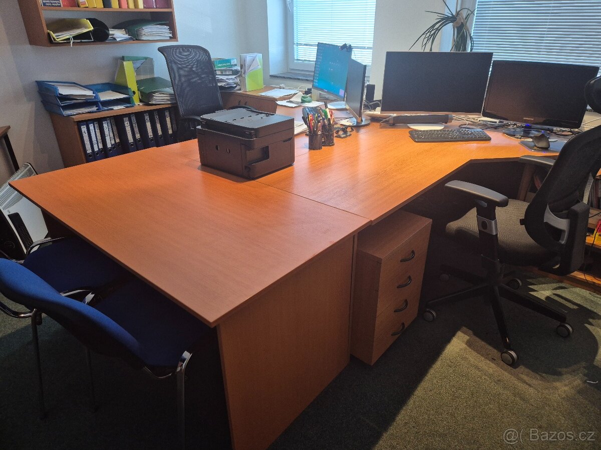 Kancelářský nábytek