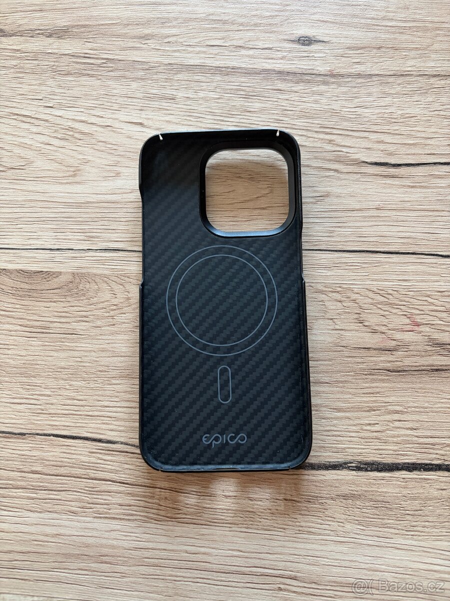 Epico Carbon kryt iPhone 15 pro