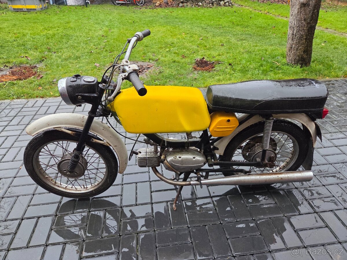 Jawa 23 Mustang bez TP, žlutý, 3.