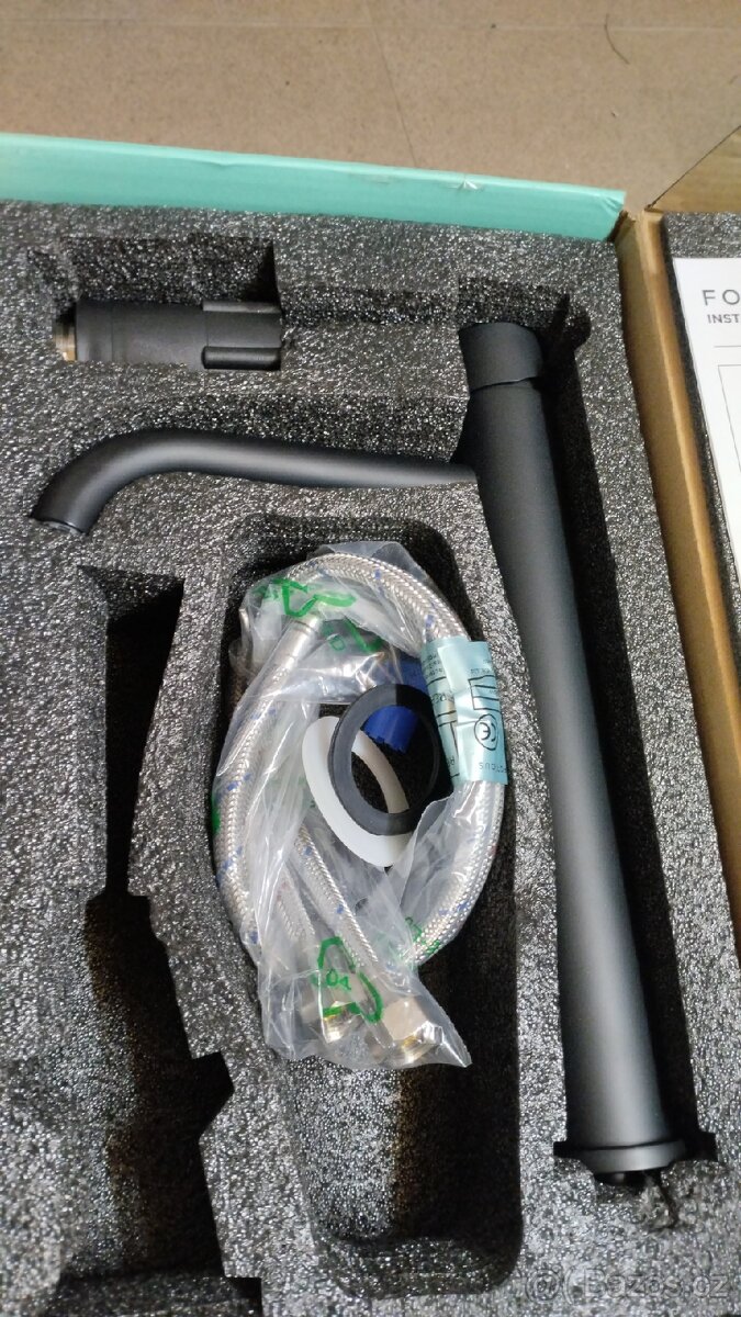 Dřezová baterie černá nová.