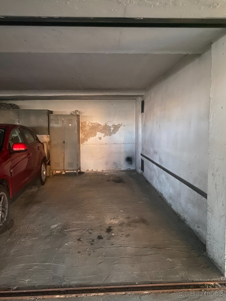 Sdílená garáž - 13m2