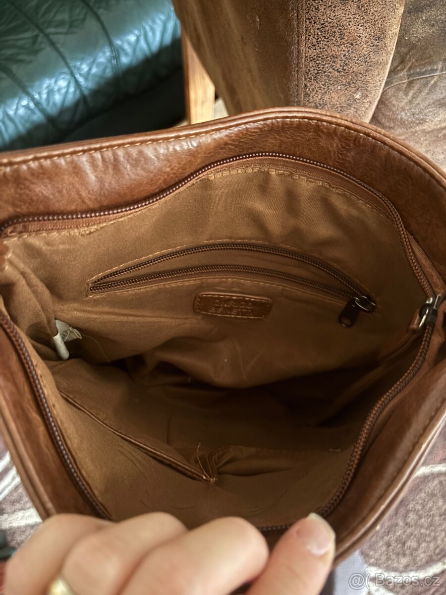 Kožená kabelka Enrico Benetti