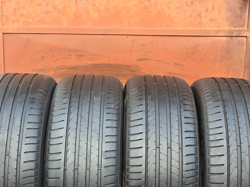 Letní Pirelli 225/50/18
