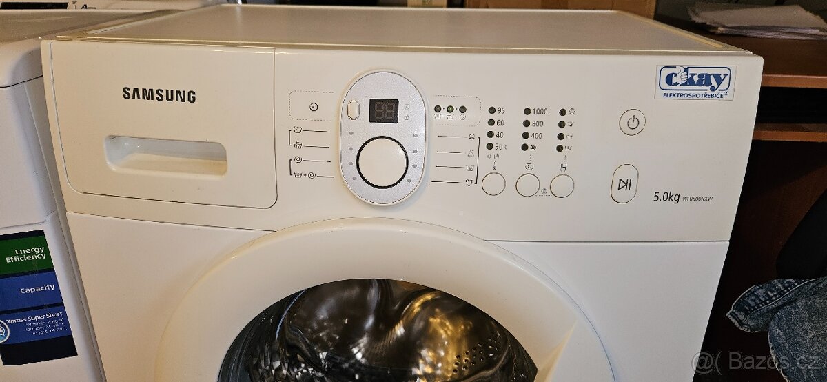 Pračka Samsung WF0500NXW na 5 kg prádla 1000 ot.