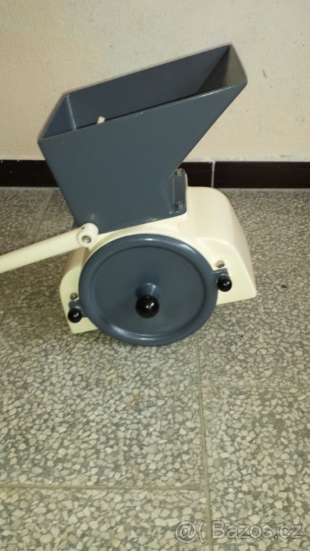 Prodám na robot savaria mlinek na ovoce