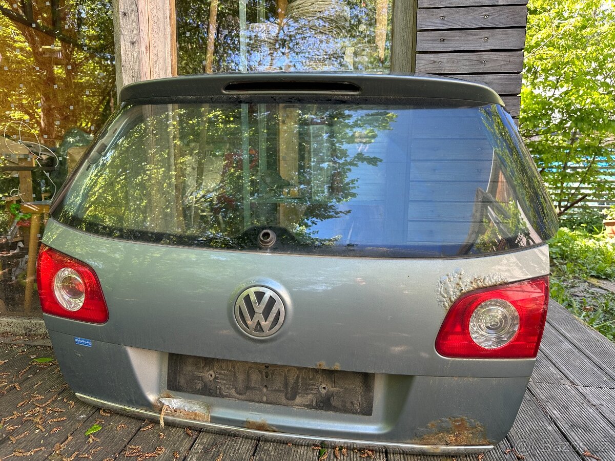 Sklo na páté dveře Passat B6 Variant