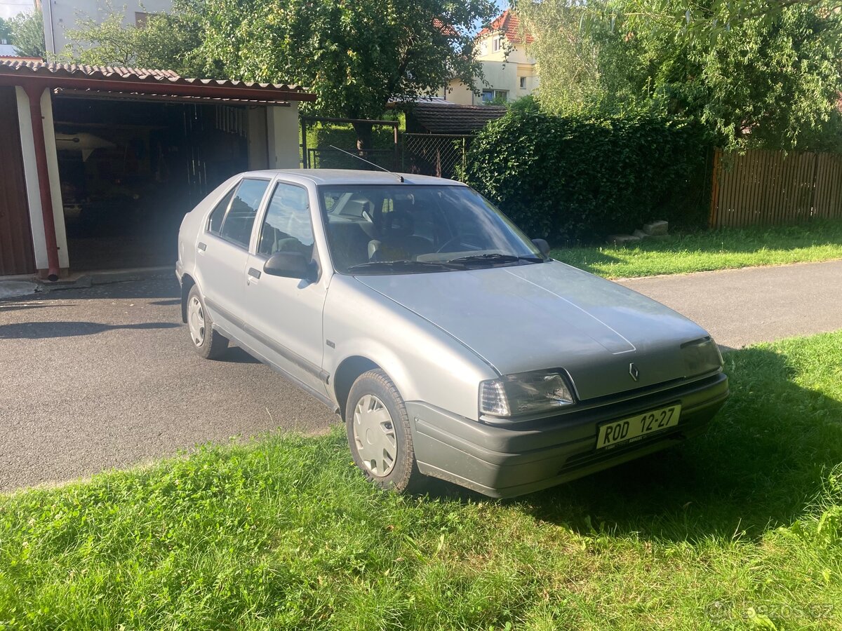 Renault 19