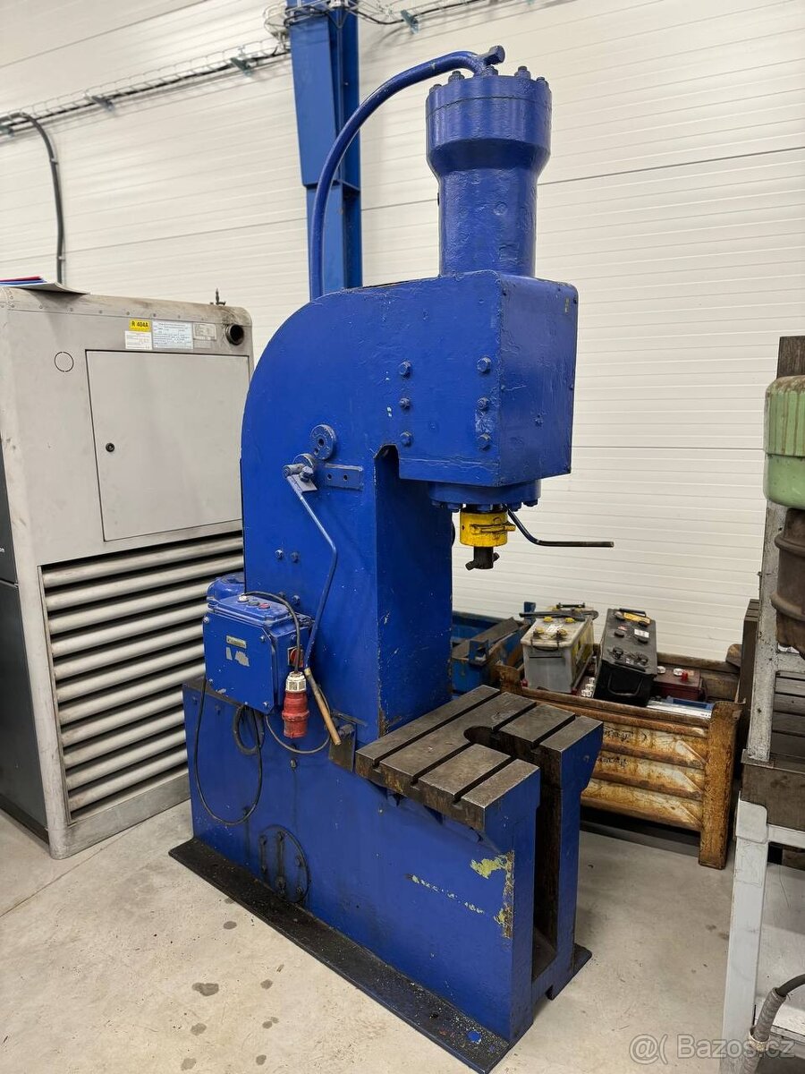 Hydraulický lis Netstal