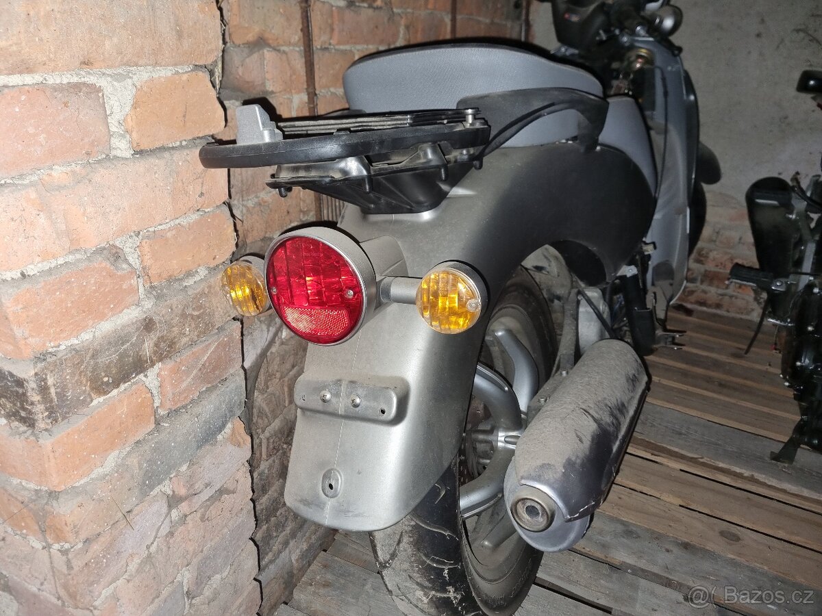 Aprilia scarabeo  200
