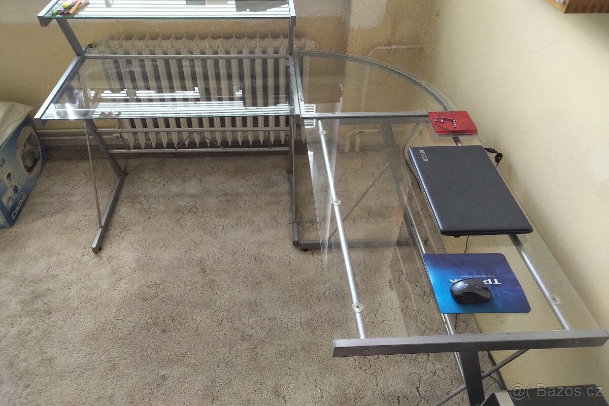 PC kancelářský stůl