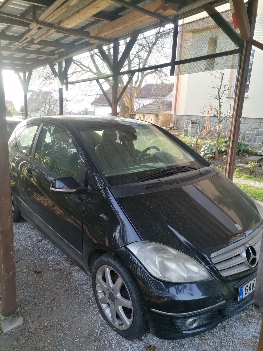 mercedes-benz a160 coupé na opravu či náhradní díky
