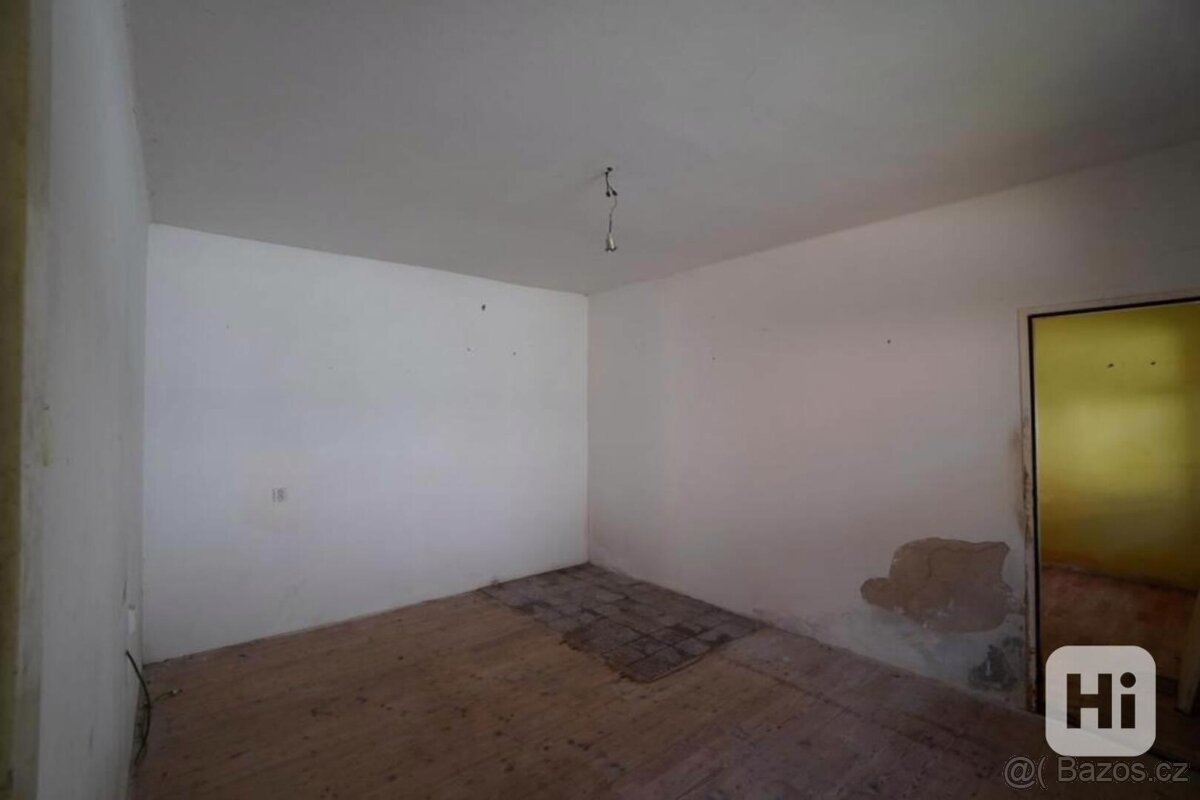 Rodinný dům (116 m2), pozemek celkem 217 m2., Babice UH