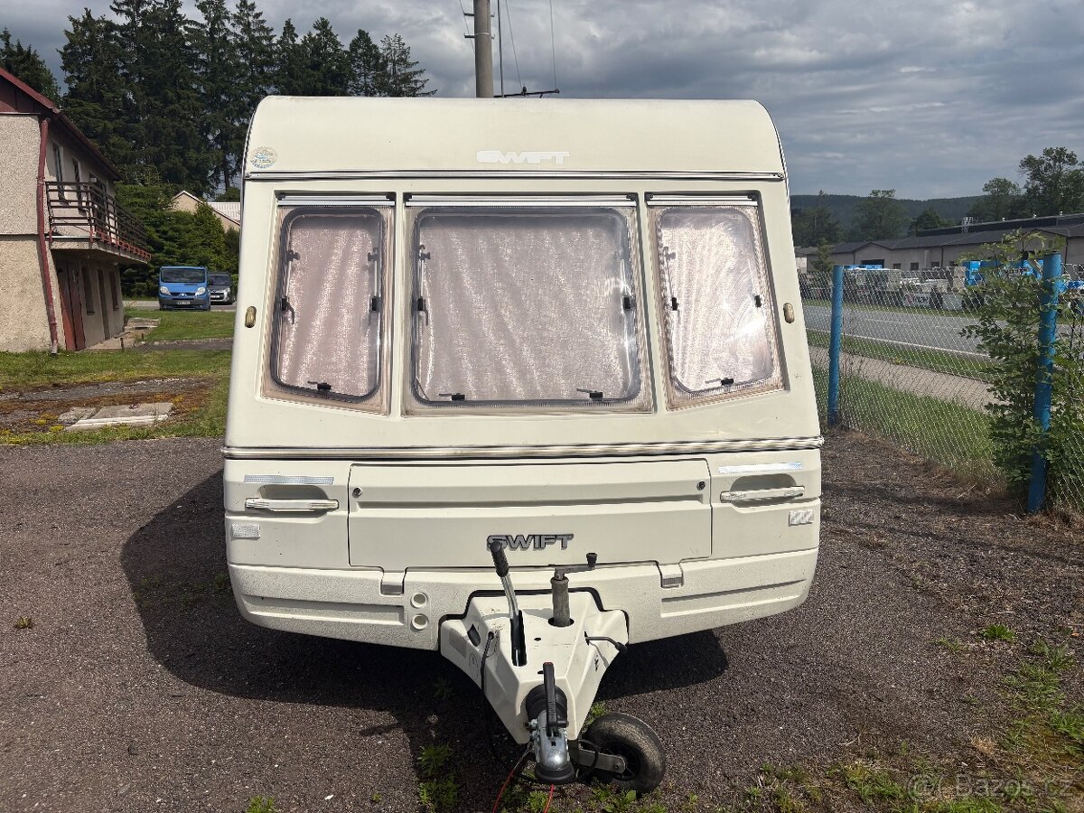 Karavan Obytný přívěs Challenger Swift 390/2 GT