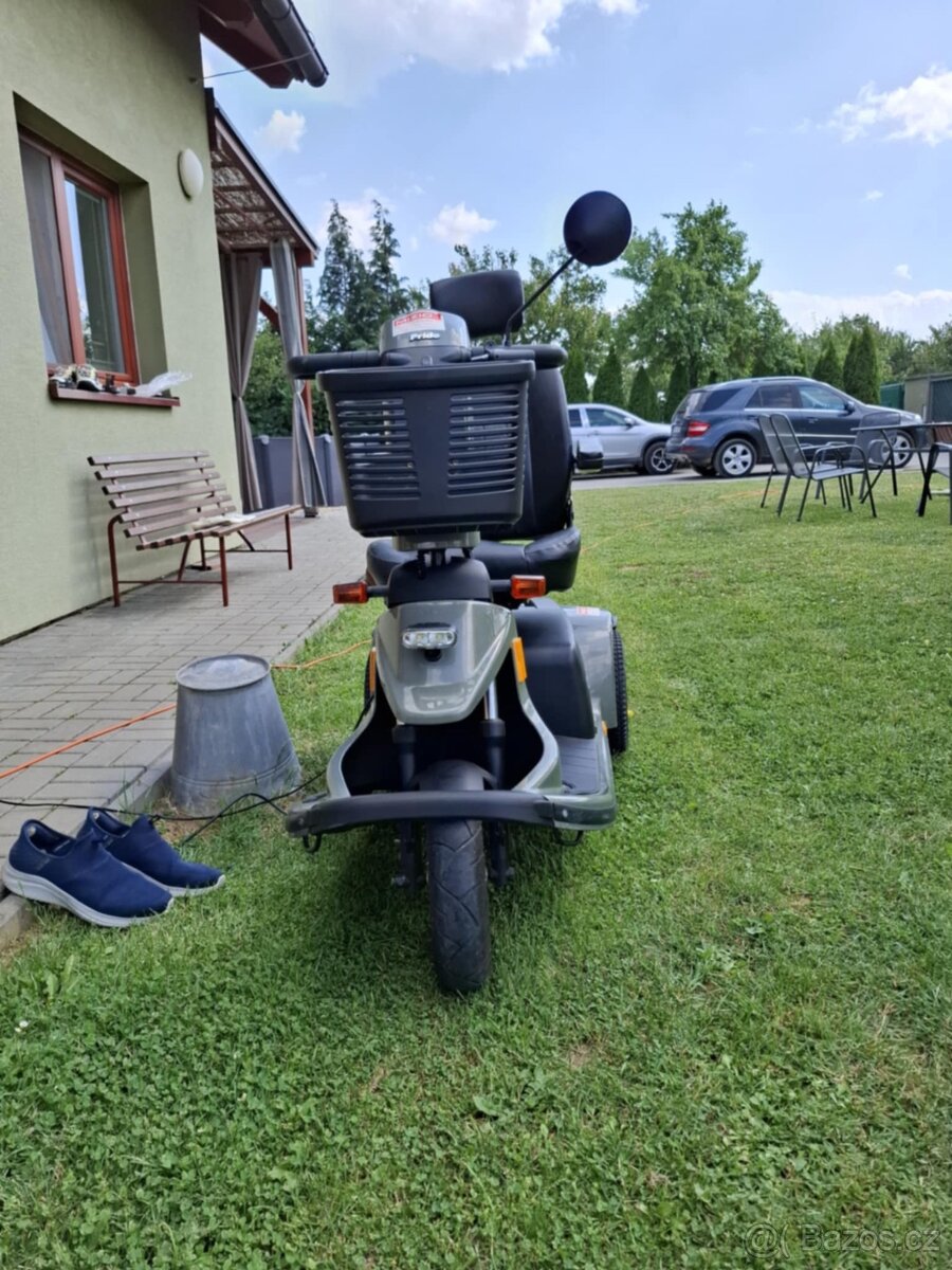 Elektrická invalidní tříkolka pro seniory