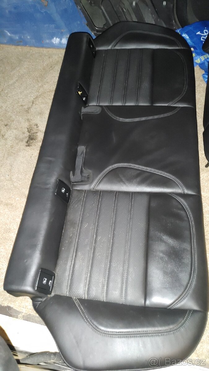 Alfa romeo stelvio zadni sedadla