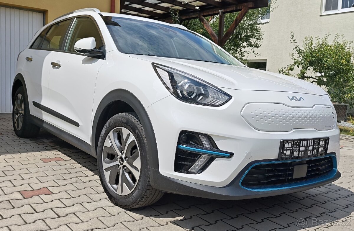 Kia e-Niro 40 kWh 11/2021, 3F, stav nového auta, +DPH
