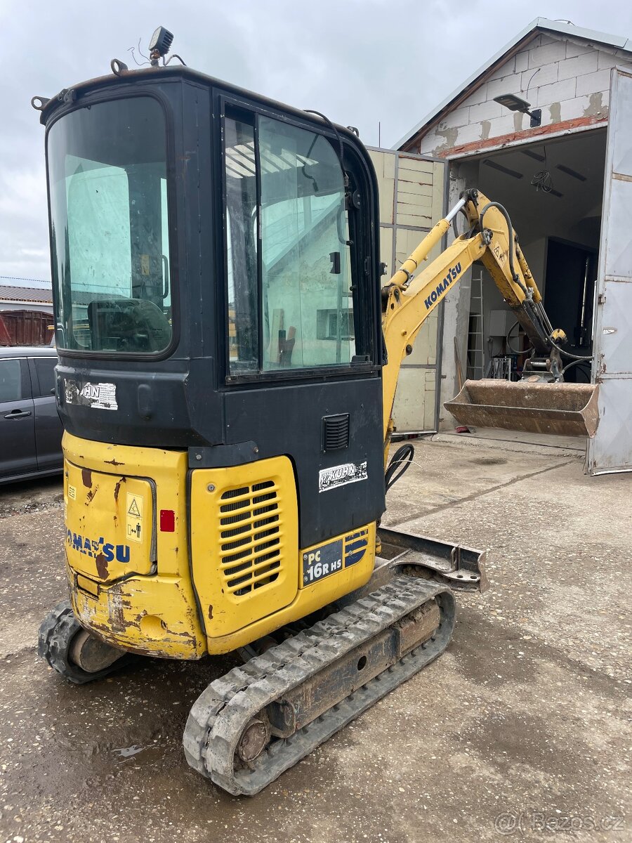Minibagr Komatsu