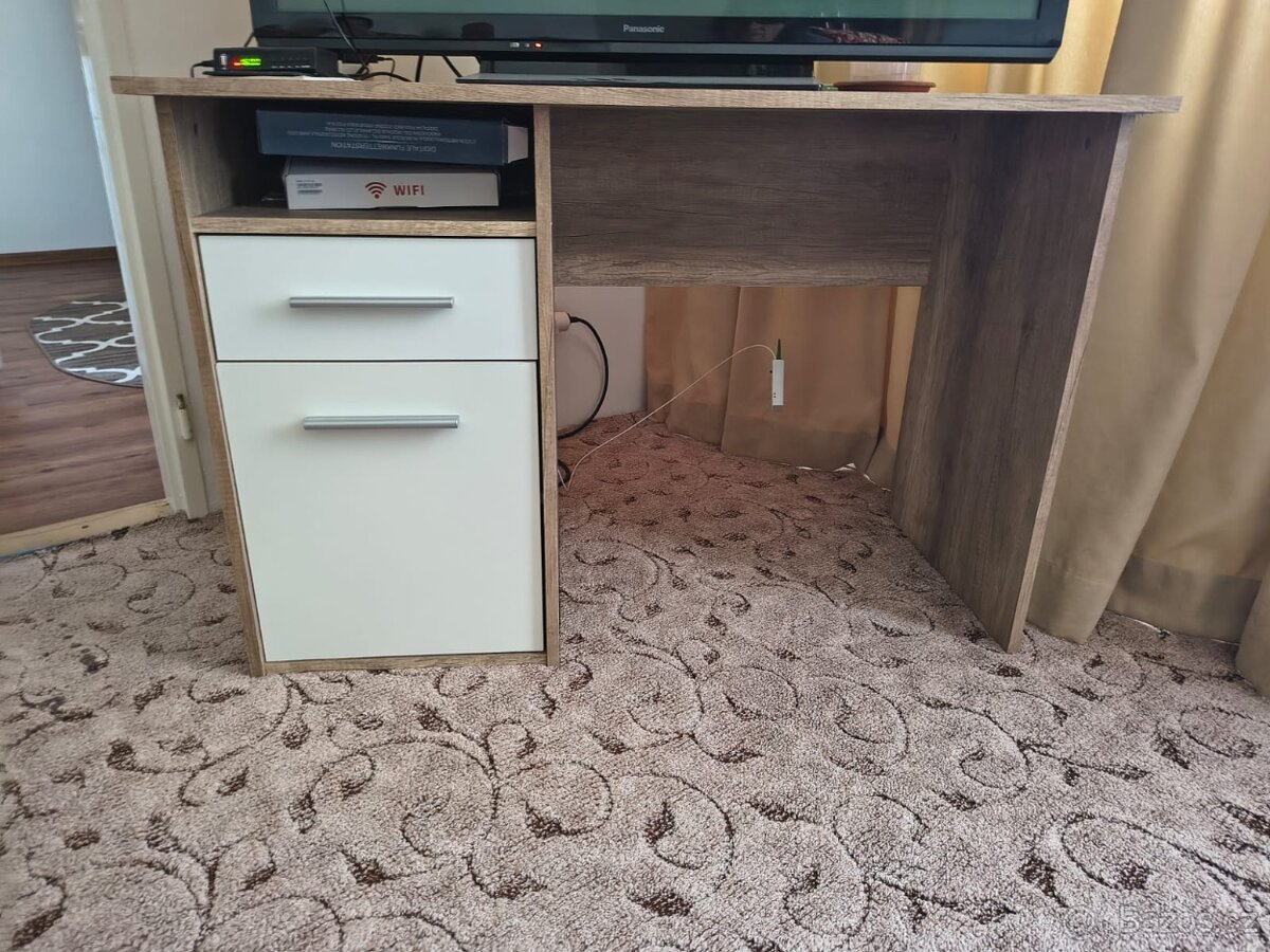 PC stůl