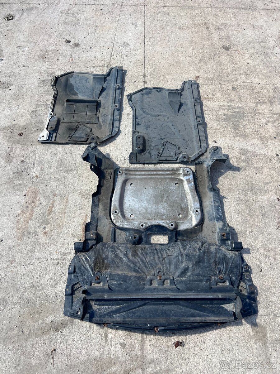 BMW 3er E90/E91/E92 xdrive série kryty pod motor