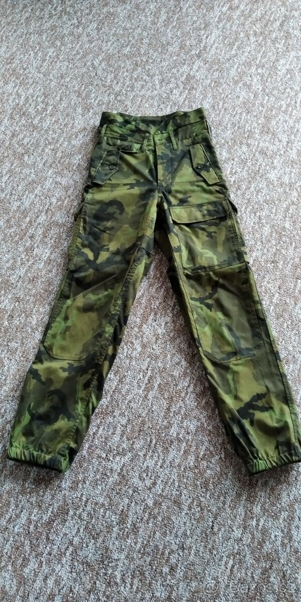 Maskáčové kalhoty